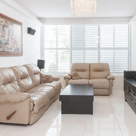 Vip Apartment Bat Yam Rum bild