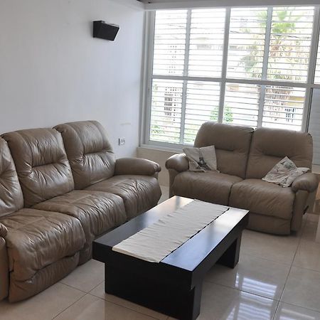 Vip Apartment Bat Yam Exteriör bild