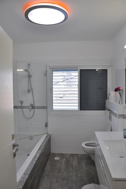 Vip Apartment Bat Yam Exteriör bild