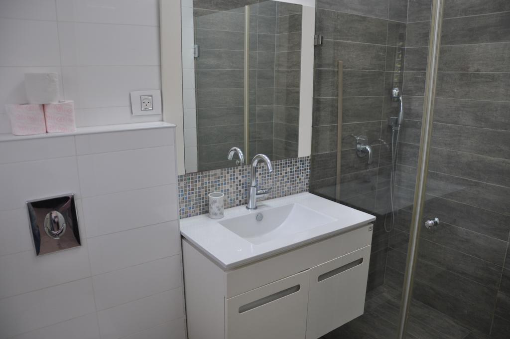 Vip Apartment Bat Yam Exteriör bild