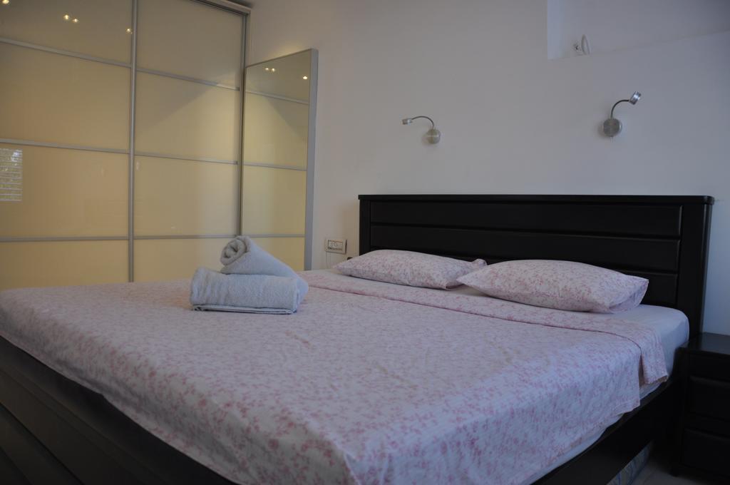 Vip Apartment Bat Yam Exteriör bild